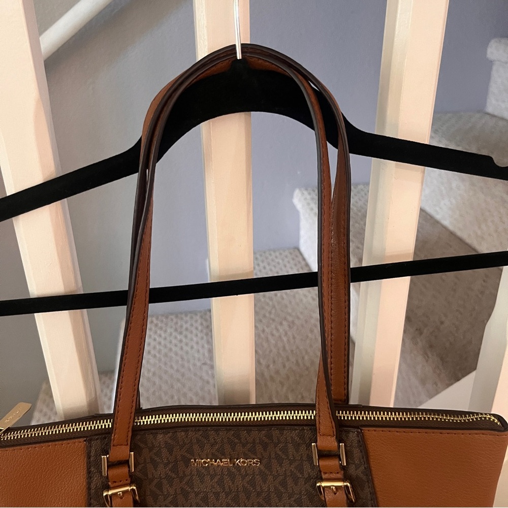 MICHAEL KORS CHARLOTTE LARGE TOP ZIP TOTE SHOULDER BAG MK BROWN - Picture 5 of 9